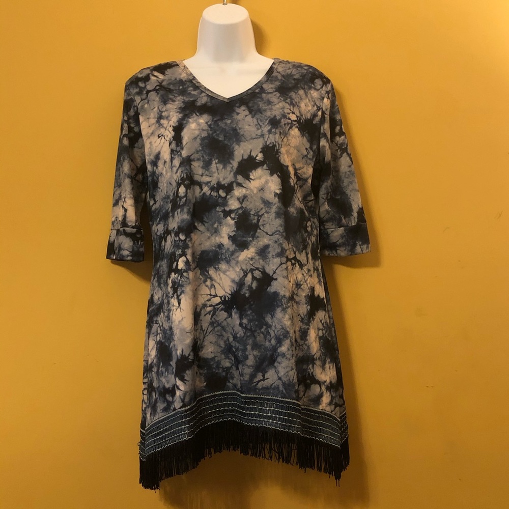 Preloved Blue & Creme Top (c) B17